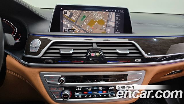 BMW 7-Series 740Li xDrive Design Pure Excellence