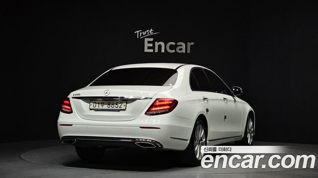 Mercedes-Benz E-Class E300 Exclusive