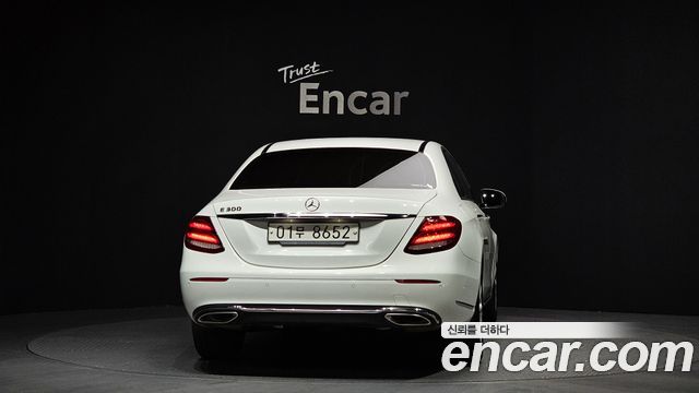 Mercedes-Benz E-Class E300 Exclusive