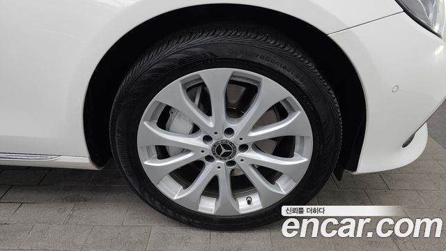 Mercedes-Benz E-Class E300 Exclusive