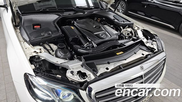 Mercedes-Benz E-Class E300 Exclusive