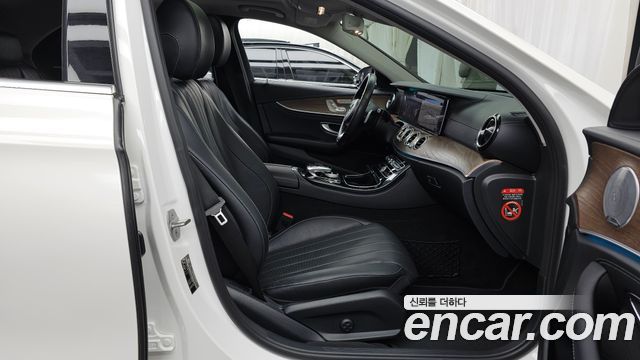 Mercedes-Benz E-Class E300 Exclusive