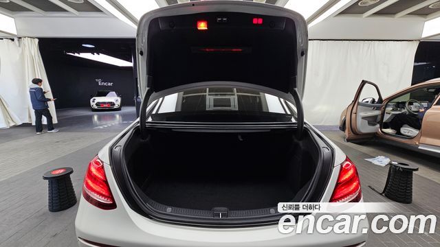 Mercedes-Benz E-Class E300 Exclusive