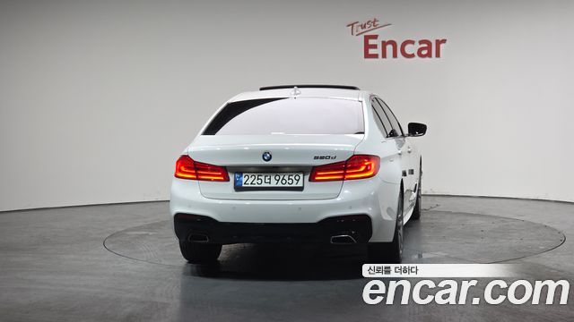 BMW 5-Series 520d M Sport package