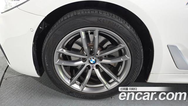 BMW 5-Series 520d M Sport package