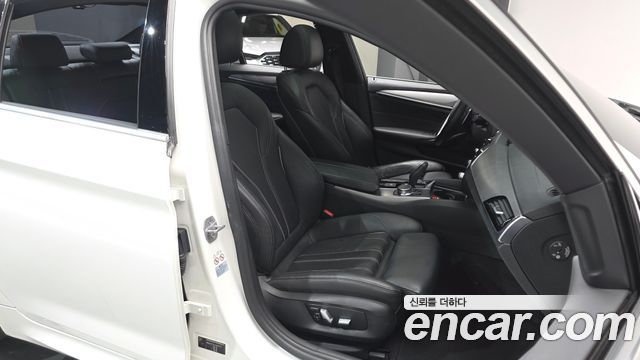 BMW 5-Series 520d M Sport package
