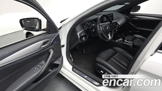 BMW 5-Series 520d M Sport package