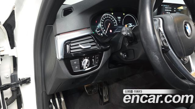 BMW 5-Series 520d M Sport package