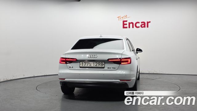 Audi A4 30 TDI Premium