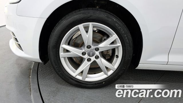 Audi A4 30 TDI Premium