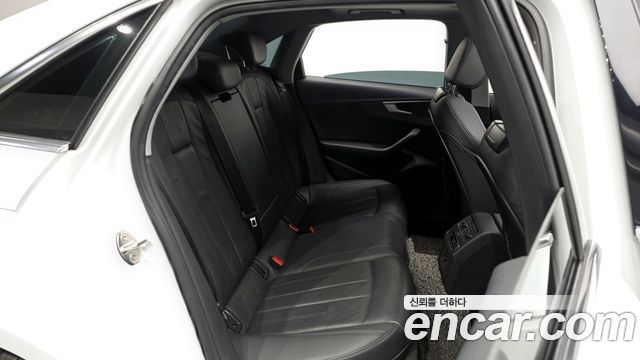 Audi A4 30 TDI Premium