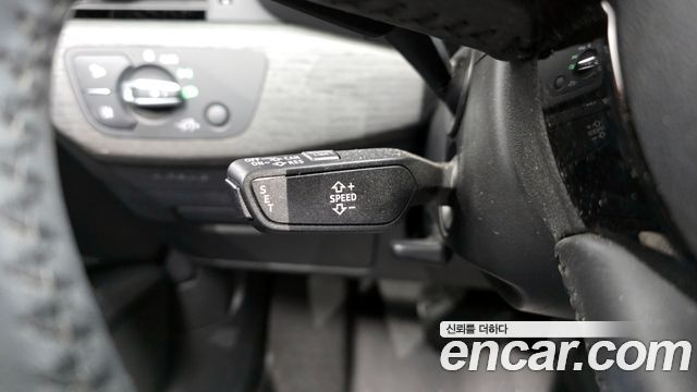 Audi A4 30 TDI Premium