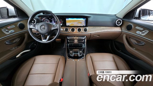 Mercedes-Benz E-Class E300 4MATIC Exclusive