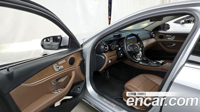 Mercedes-Benz E-Class E300 4MATIC Exclusive