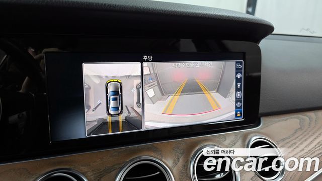 Mercedes-Benz E-Class E300 4MATIC Exclusive