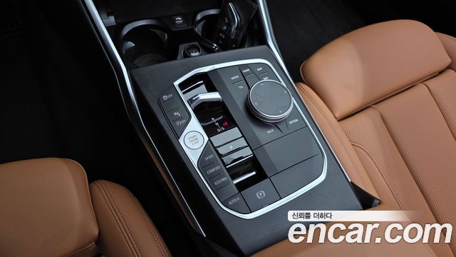 BMW 3-Series 320i