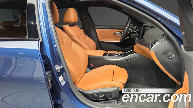 BMW 3-Series 320i
