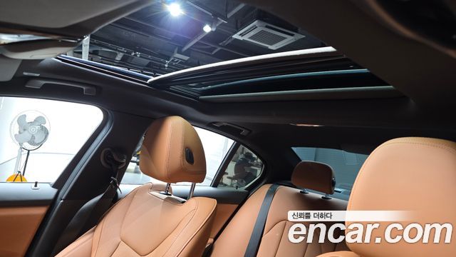 BMW 3-Series 320i