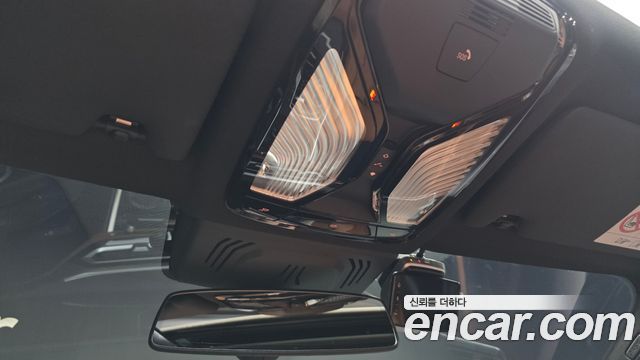BMW 3-Series 320i