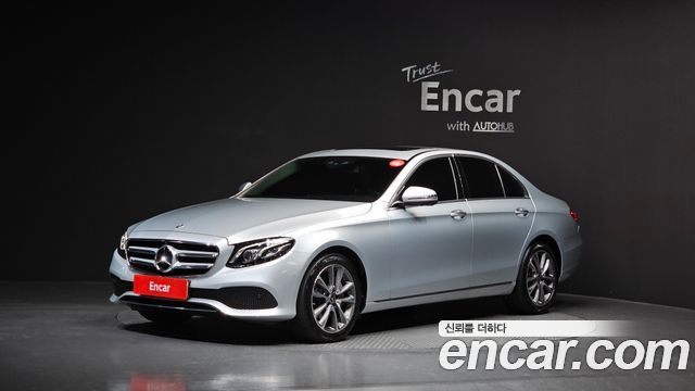 Mercedes-Benz E-Class E300 4MATIC Avnatgarde