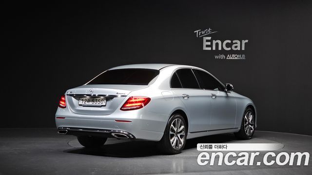 Mercedes-Benz E-Class E300 4MATIC Avnatgarde
