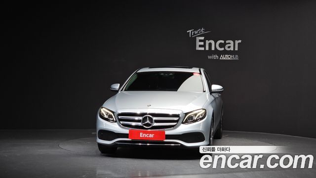 Mercedes-Benz E-Class E300 4MATIC Avnatgarde