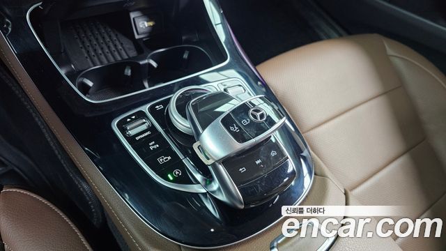 Mercedes-Benz E-Class E300 4MATIC Avnatgarde
