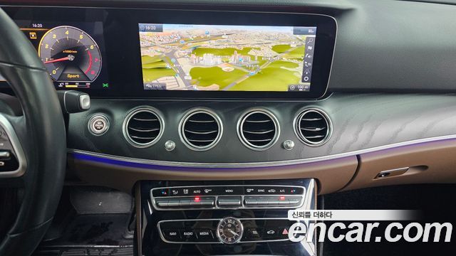 Mercedes-Benz E-Class E300 4MATIC Avnatgarde