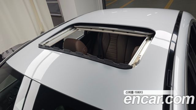 Mercedes-Benz E-Class E300 4MATIC Avnatgarde