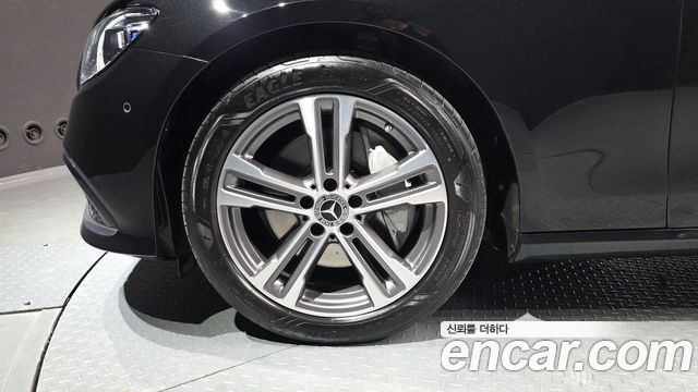 Mercedes-Benz E-Class E350 4MATIC Avantgarde