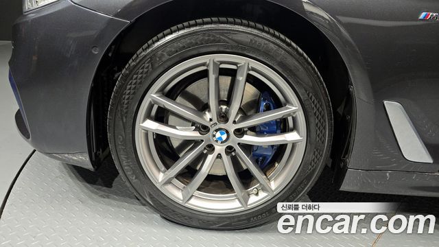 BMW 5-Series 530i xDrive M Sport Package Plus