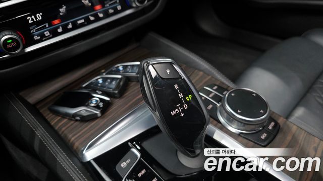 BMW 5-Series 530i xDrive M Sport Package Plus