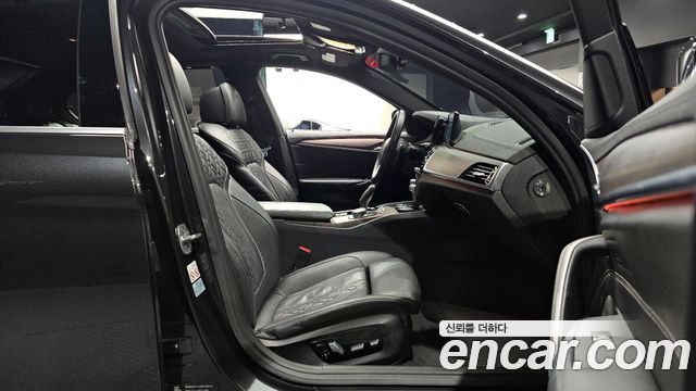 BMW 5-Series 530i xDrive M Sport Package Plus