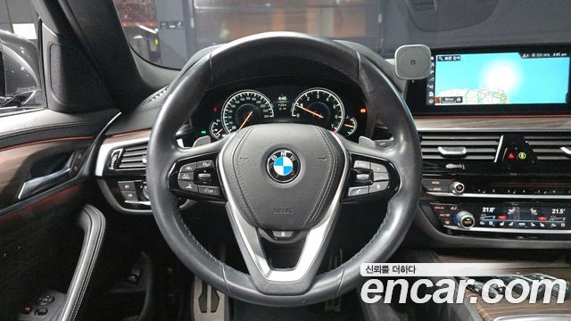 BMW 5-Series 530i xDrive M Sport Package Plus
