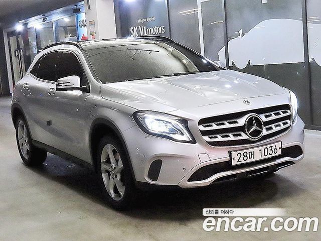 Mercedes-Benz GLA-Class GLA220