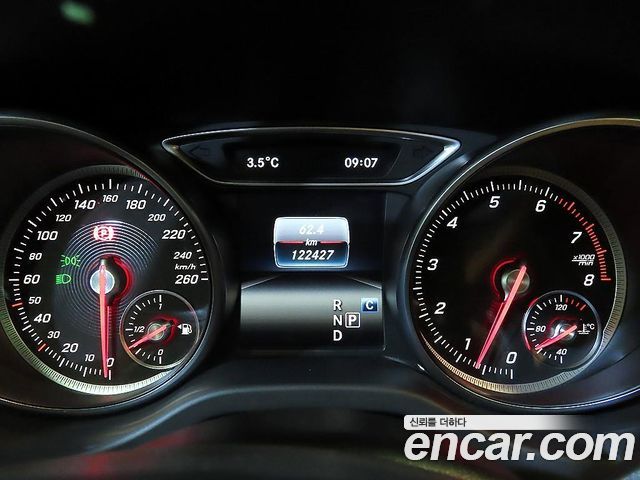 Mercedes-Benz GLA-Class GLA220