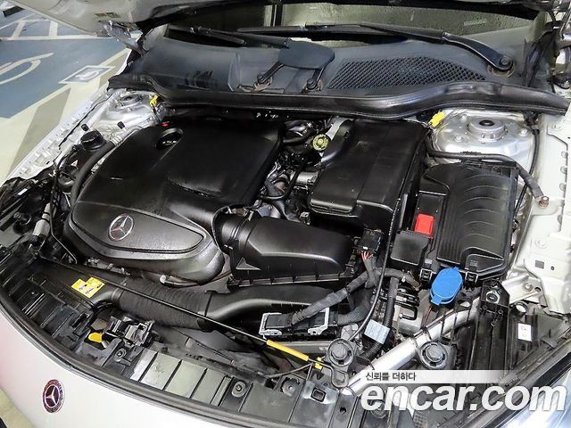 Mercedes-Benz GLA-Class GLA220