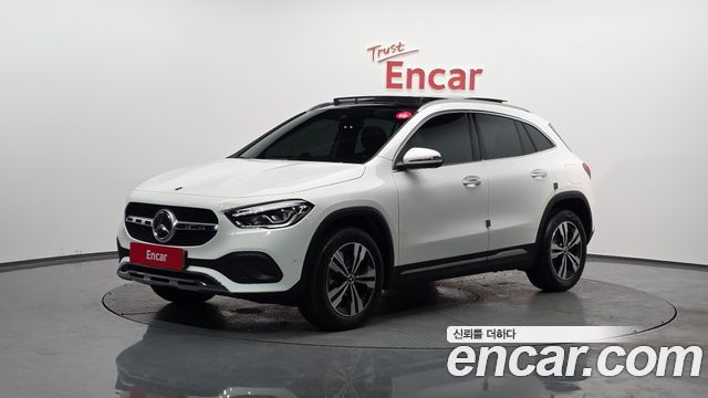 Mercedes-Benz GLA-Class GLA220