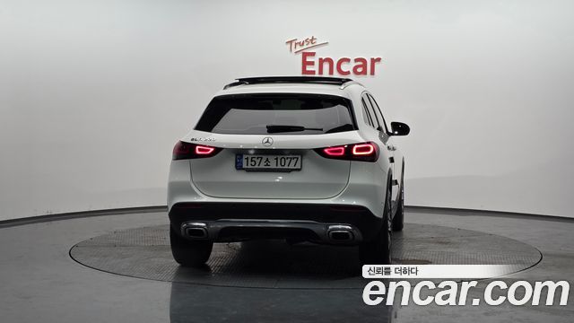 Mercedes-Benz GLA-Class GLA220