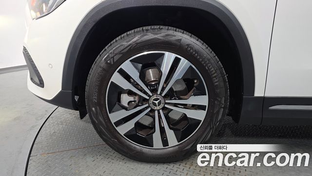 Mercedes-Benz GLA-Class GLA220