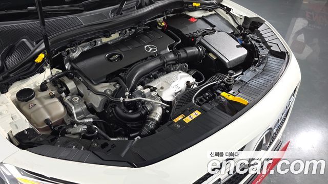 Mercedes-Benz GLA-Class GLA220