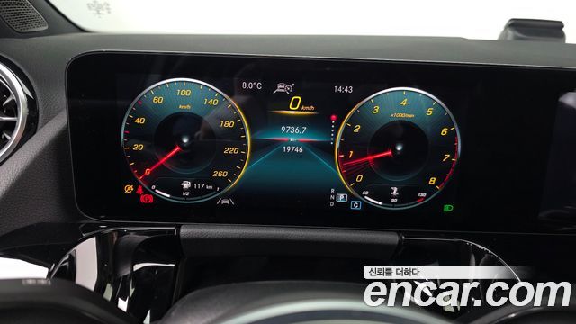 Mercedes-Benz GLA-Class GLA220