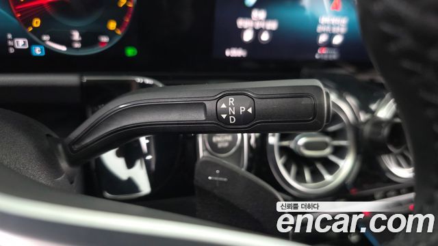 Mercedes-Benz GLA-Class GLA220