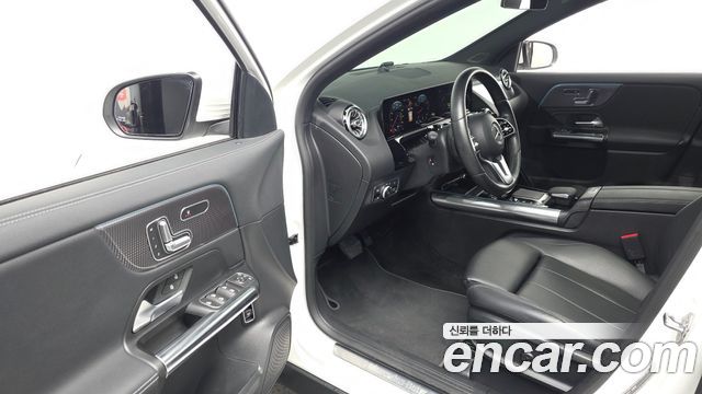 Mercedes-Benz GLA-Class GLA220