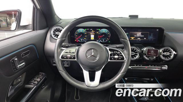Mercedes-Benz GLA-Class GLA220