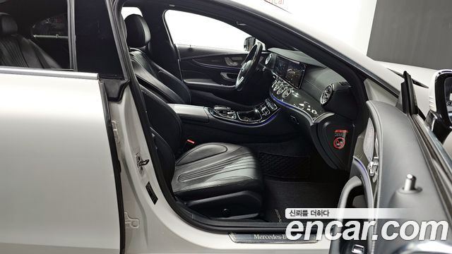 Mercedes-Benz CLS-Class CLS300d AMG Line