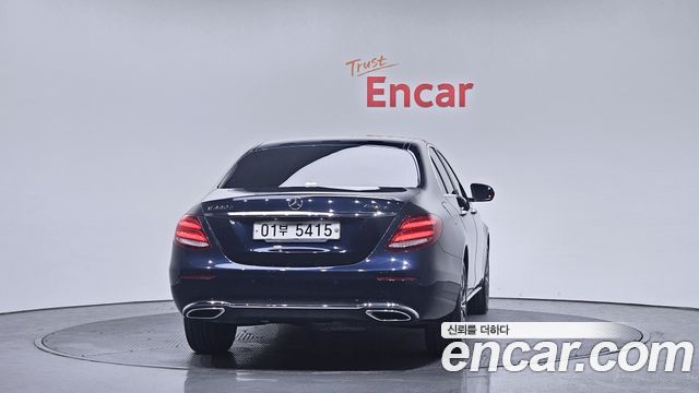 Mercedes-Benz E-Class E220d Avantgarde