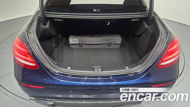 Mercedes-Benz E-Class E220d Avantgarde