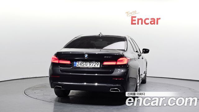 BMW 5-Series 520i Luxury