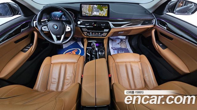 BMW 5-Series 520i Luxury